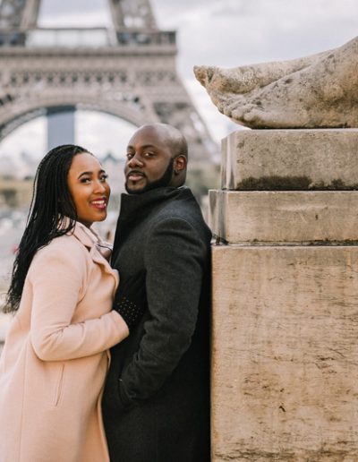 couples photoshoot eiffel tower paris photographer