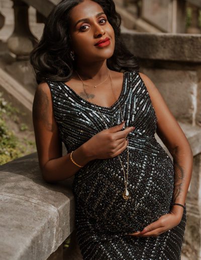 maternity photoshoot on location in Paris France