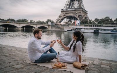 Couple Photoshoot – with a picnic – In Paris The City of LOVE