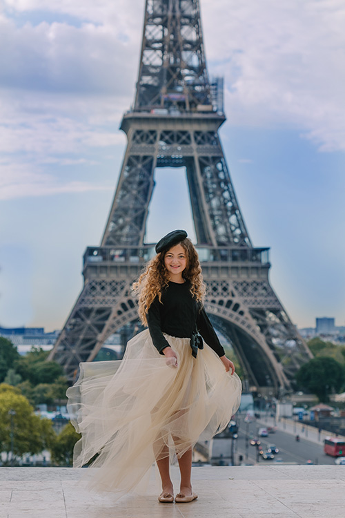 Eiffel Tower photoshoot kids