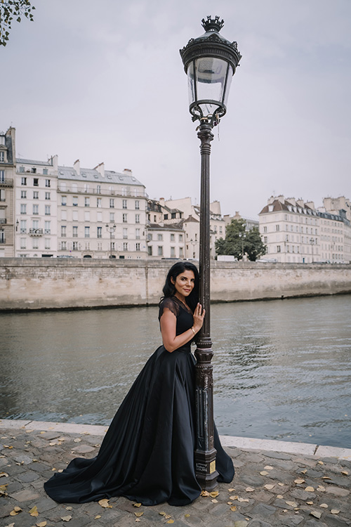 Style guide Erin Busbee in Paris photo by Rachel Calvo Portraits