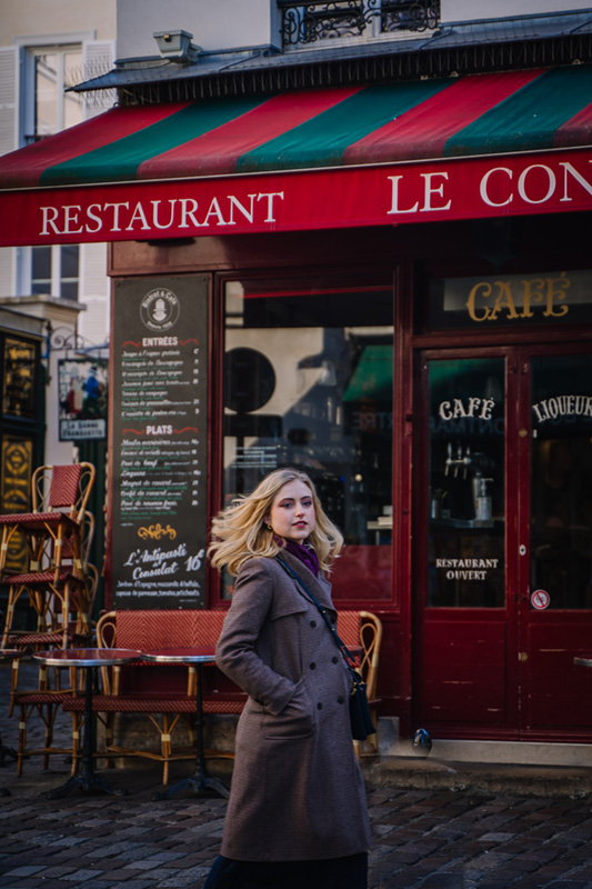 photographer for women travelling in Paris