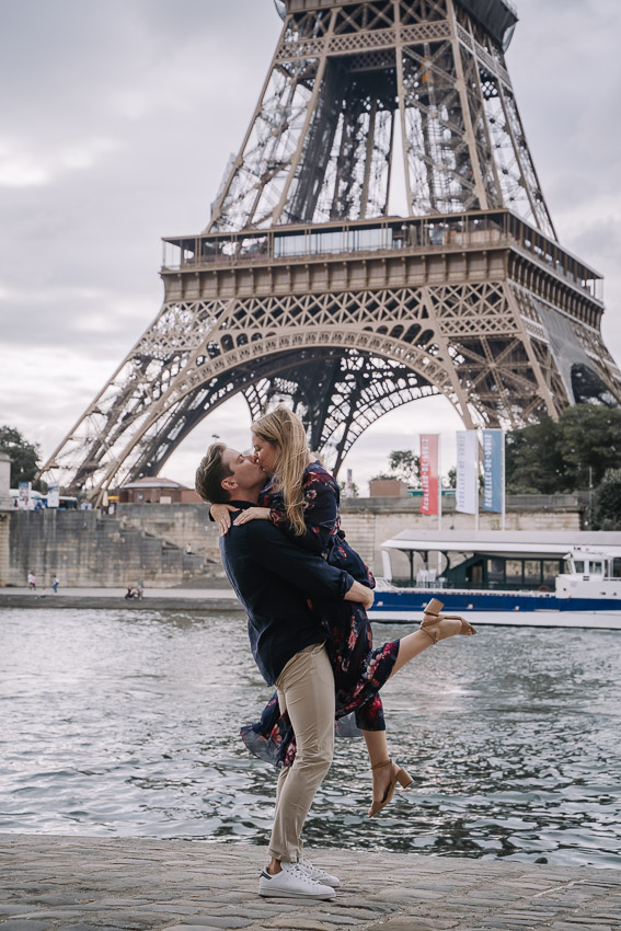 married couple photoshoot paris