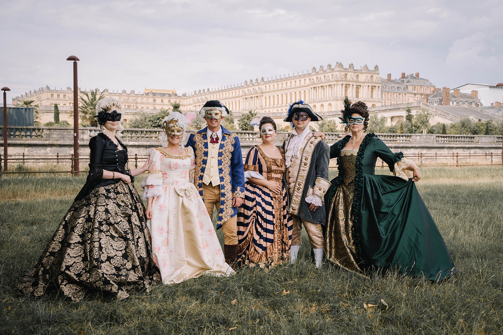 group photoshoot photographer Masked Ball Versailles
